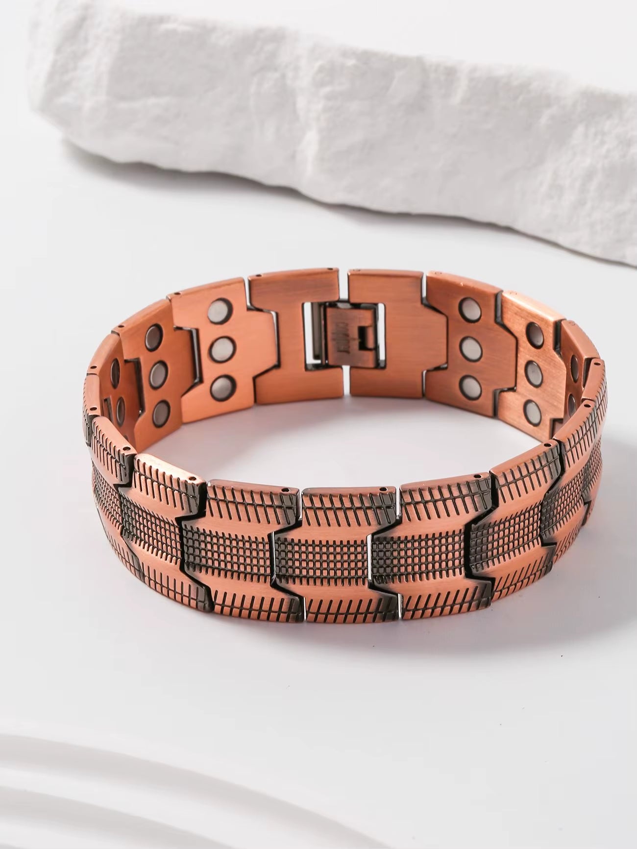A Red Copper Men'S Dating Retro Ultra Wide Three Row Magnetic Therapy Bracelet